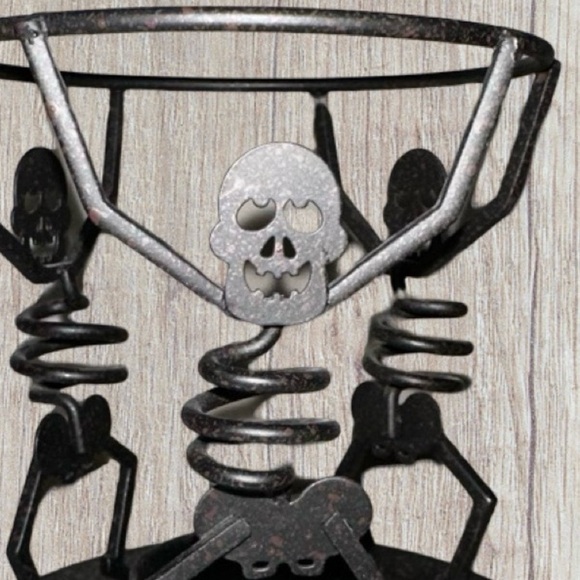 PartyLite Mr. Bones HALLOWEEN Aroma Melts Wax Warmer Retired P8603 Black Metal. - Picture 13 of 16